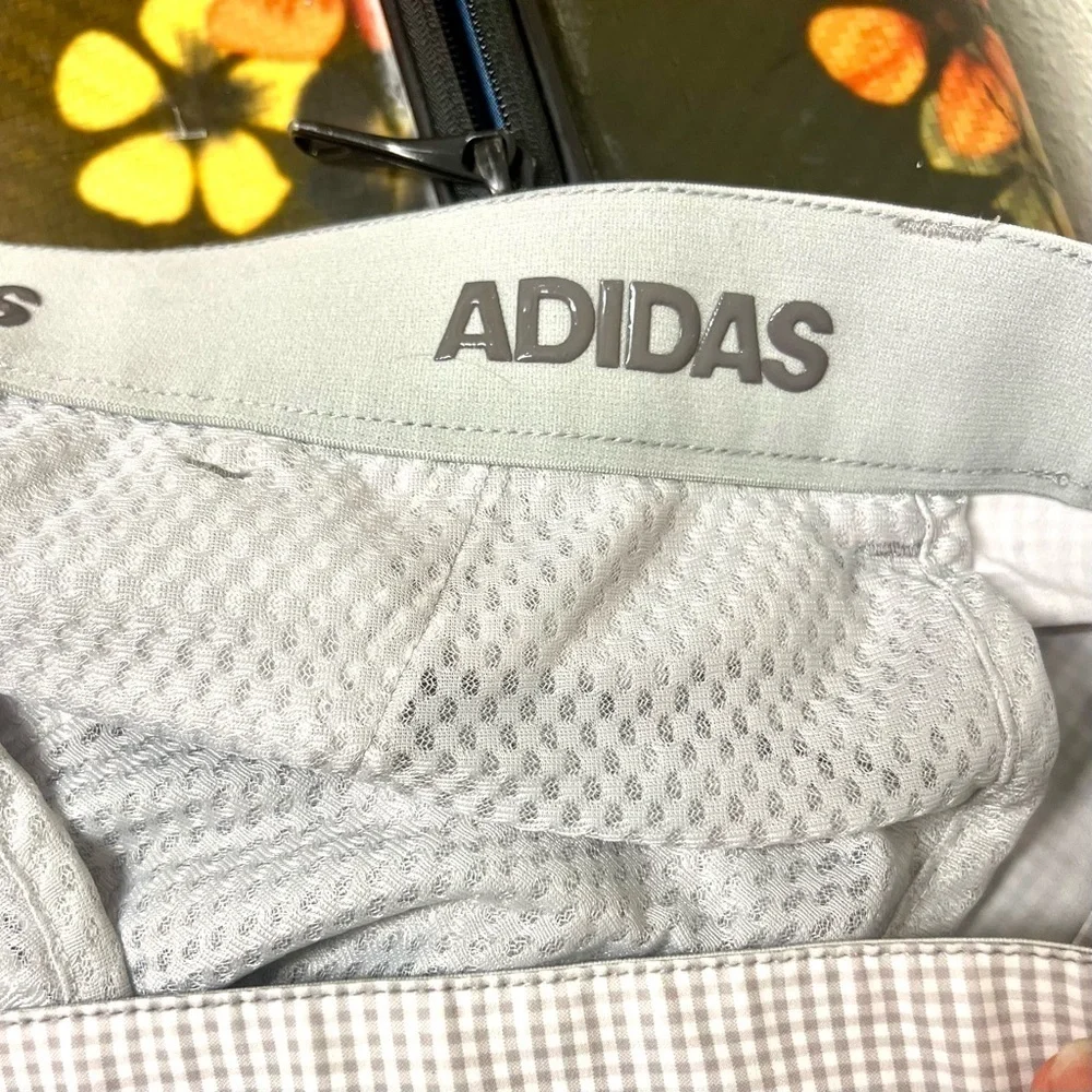 Adidas Golf Shorts Mens Size 36 Tan Plaid Stretch Pockets Athletic flat front.